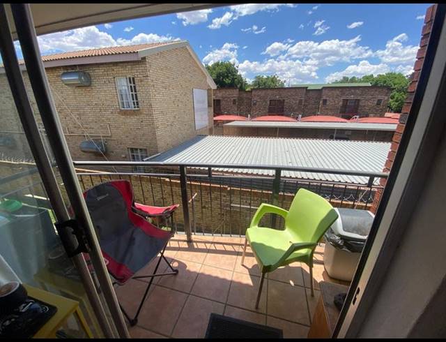 2 BEDROOM PROPERTY TO RENT IN DIE BULT